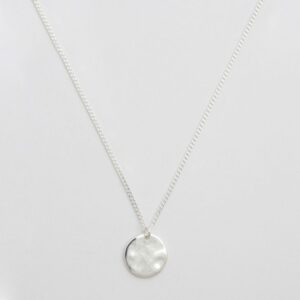 Halsband Minimalistica Hammered Silver.